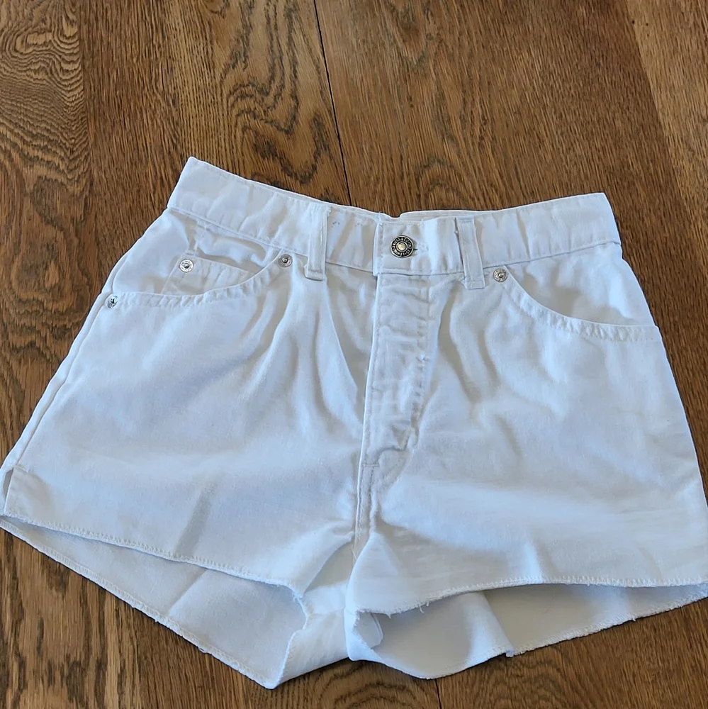 Levis Barnstormer 1970s White Canvas Denim Hot Shorts Size Small - Picture 2 of 10